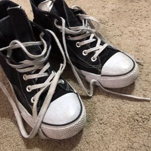 Black and white AIRWALKS